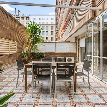 Sunlit Expansive Terrace, Ac & Outdoor Seating