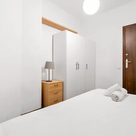 Sunlit Expansive Terrace, Ac & Outdoor Seating Apartment Barcelona