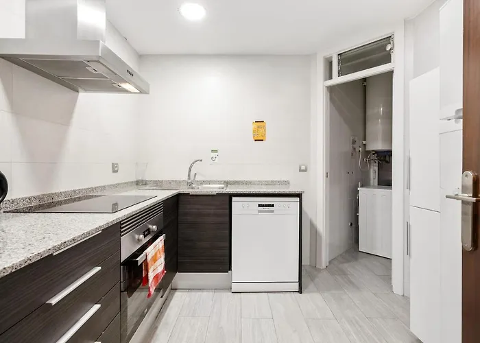 Appartement Sunny Terrace Retreat Ac 3br2ba *